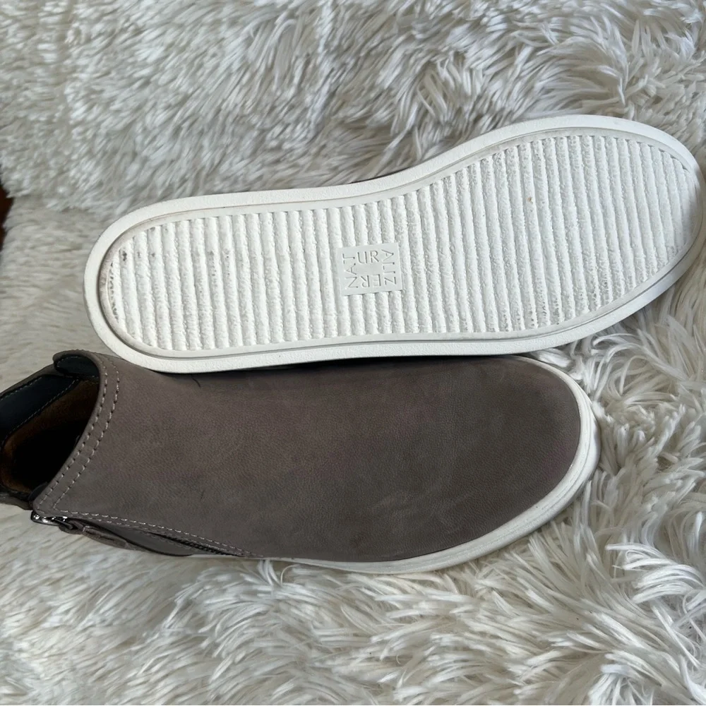 Naturalizer Celeste gray boots size 10‎